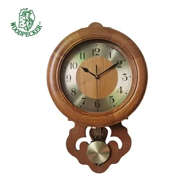 ¿Existen relojes de pared modernos con estructura de metal?